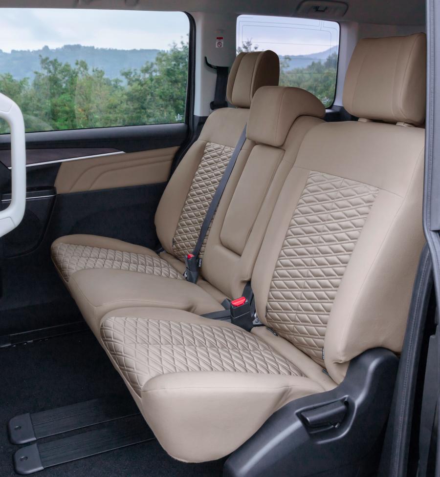 Интерьер Mitsubishi Delica D:5 2018 года  (фото 33 из 43)